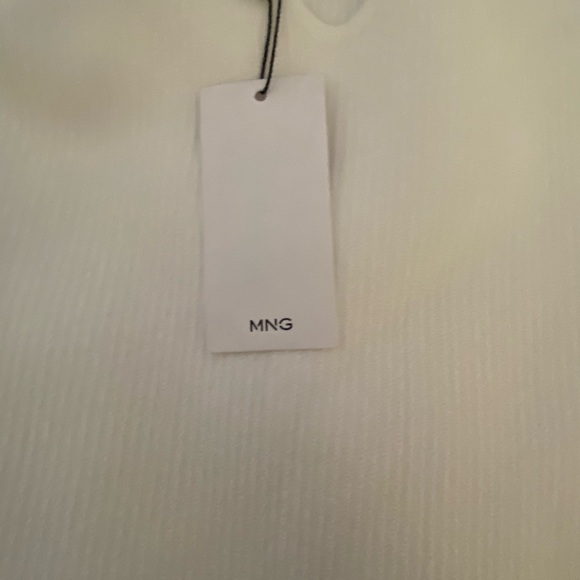 Heart-neckline knitted dress - Picture 3 of 4